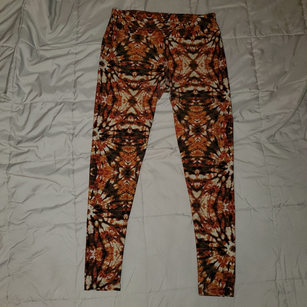 Lularoe brown heart tie dye leggings TC